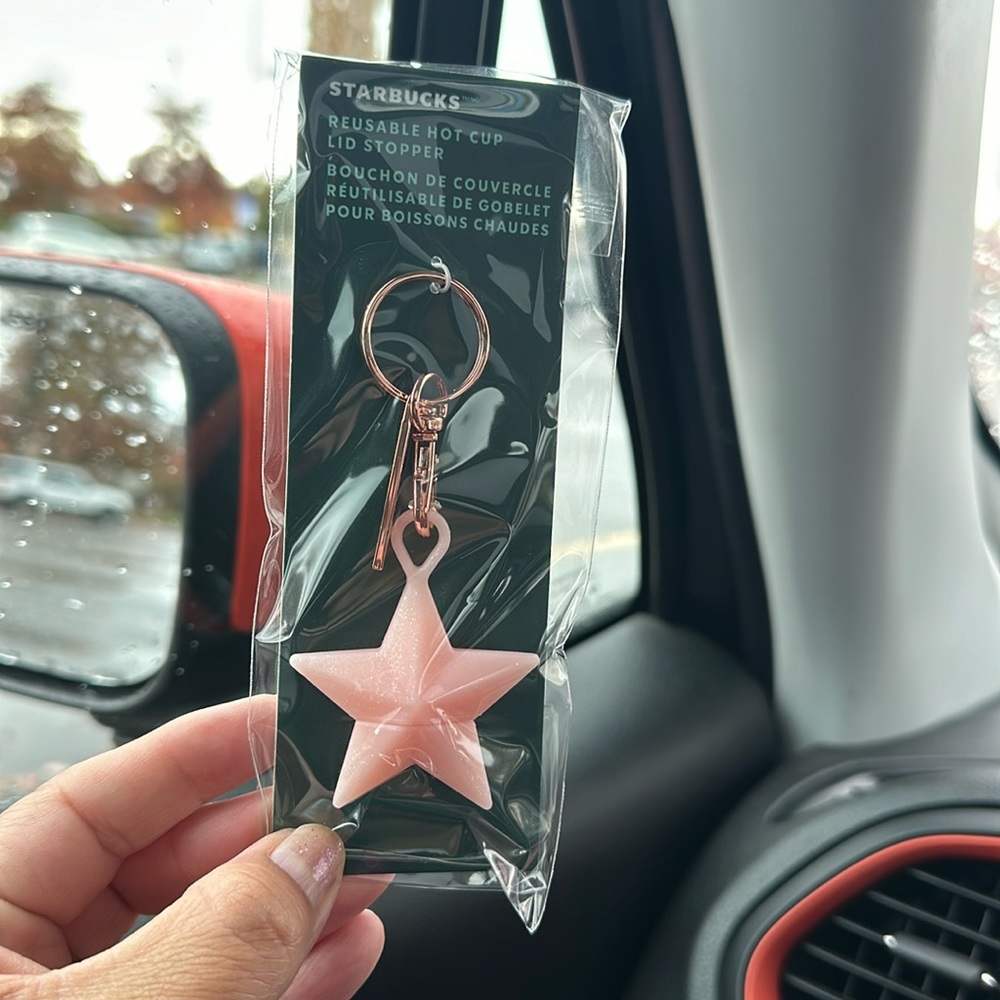 NEW Starbucks Holiday Star Reusable Cup Lid Stopper